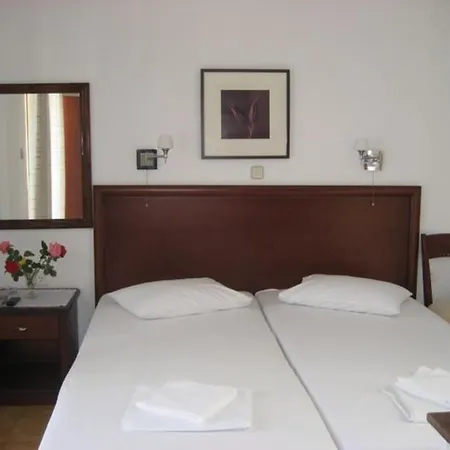 Elena's House Aparthotel *