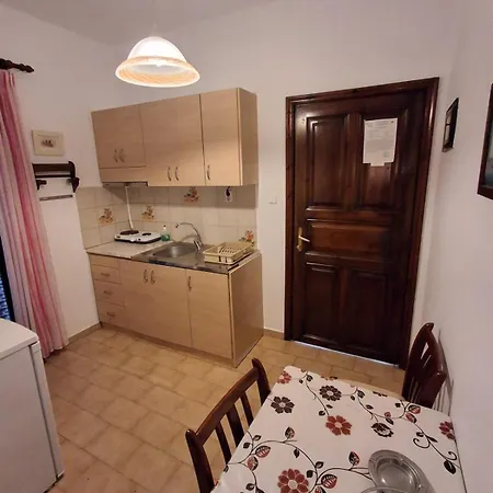 Aparthotel Elena's House Neos Marmaras